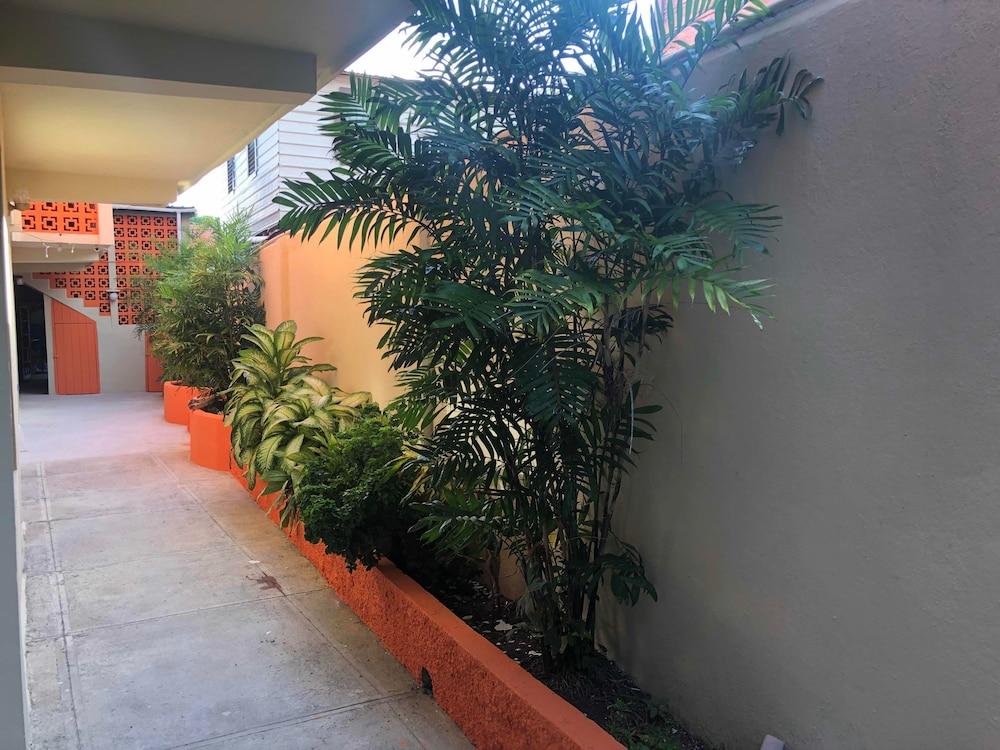 The Bakadeer Inn Belize City Exteriér fotografie