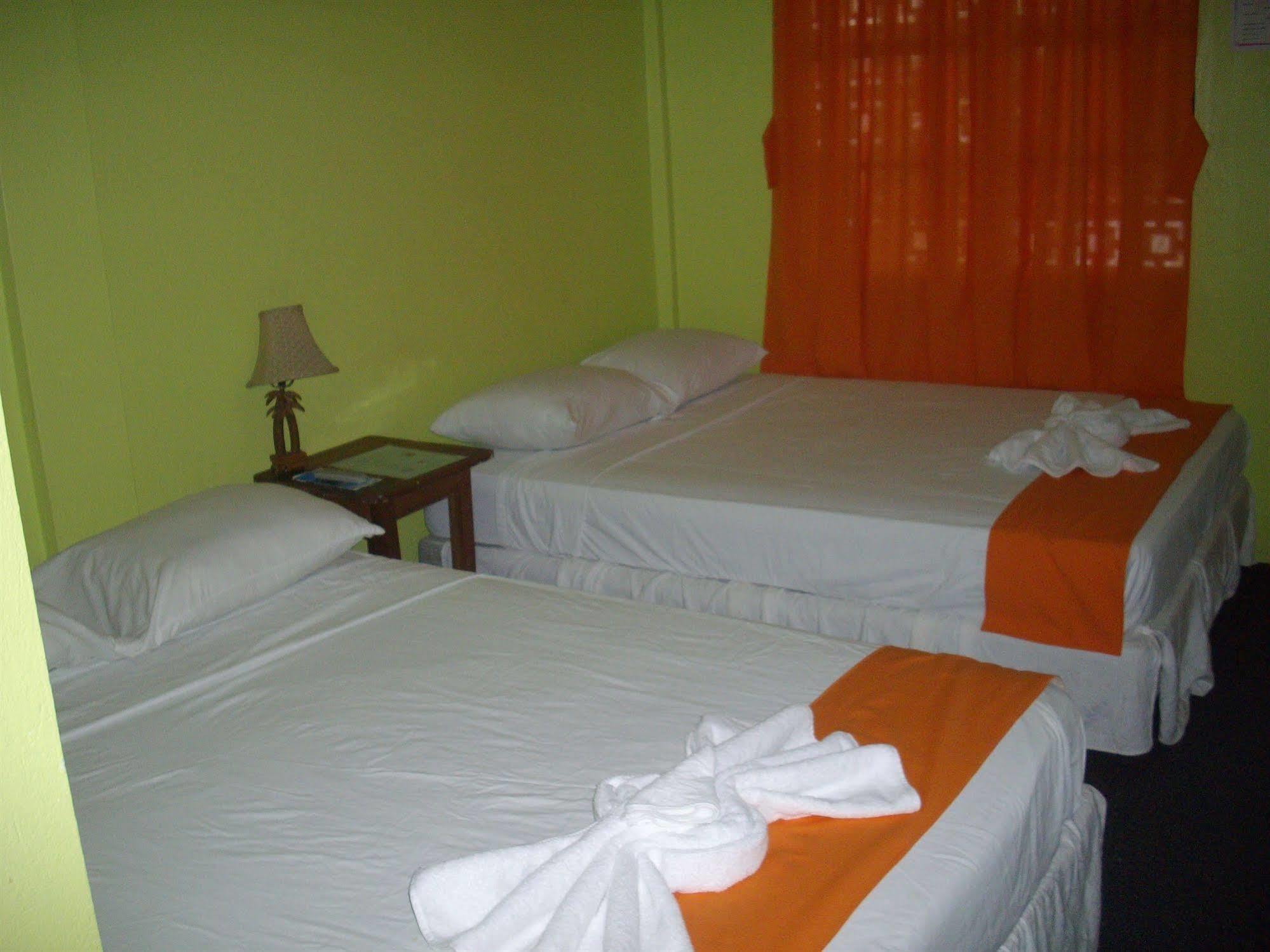 The Bakadeer Inn Belize City Exteriér fotografie